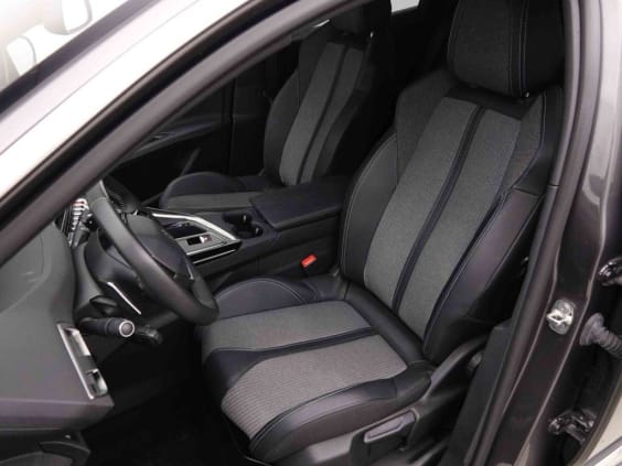 Peugeot 3008 130 AUT ALLURE Gris