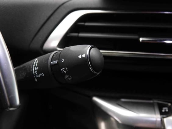 Peugeot 3008 130 AUT ALLURE Gris