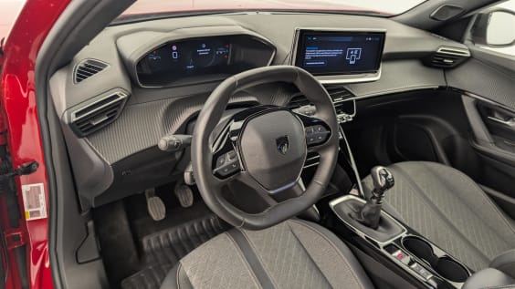 Peugeot 2008 PureTech 100 S&S BVM6 Allure Rouge Elixir