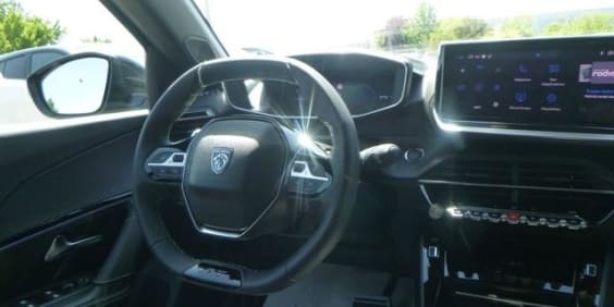 Peugeot 2008 Hybrid 145 e-DCS6 GT Noir Perla Nera