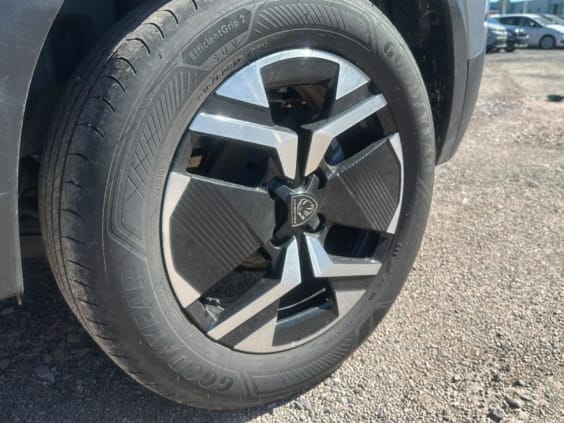 Peugeot 2008 1.2 100 allure gris artense