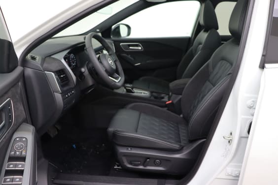 Nissan QASHQAI Tekna Plus 1.3 DIG-T Mild Hybrid 158 hp X-TRONIC White