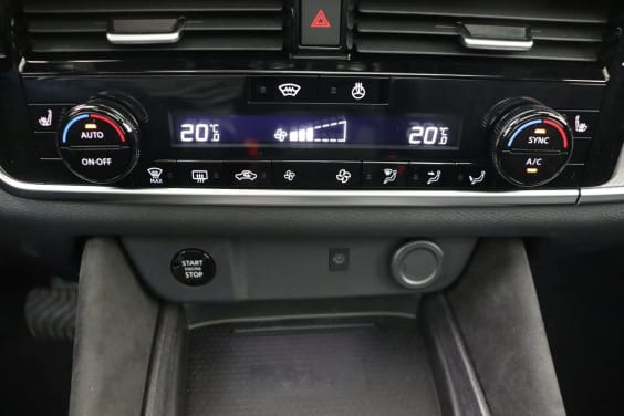 Nissan QASHQAI Tekna Plus 1.3 DIG-T Mild Hybrid 158 hp X-TRONIC White