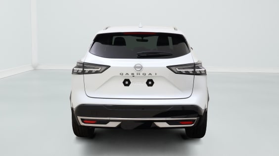 Nissan QASHQAI Tekna Plus 1.3 DIG-T Mild Hybrid 158 hp X-TRONIC White