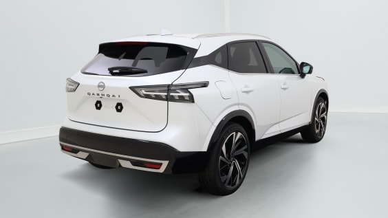 Nissan QASHQAI Tekna Plus 1.3 DIG-T Mild Hybrid 158 hp X-TRONIC White