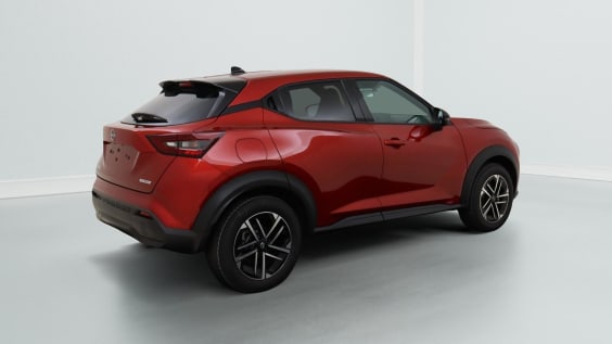 Nissan JUKE N-Connecta 1.6 Hybrid 143 hp Red