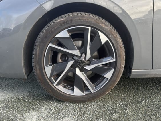 Peugeot 308 1.2 130 allure eat8 Gris Sellenium