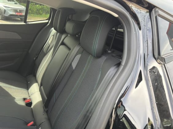 Peugeot 408 Hybrid 136 allure e-dcs6 Noir