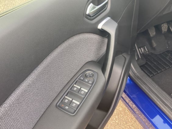 Renault CAPTUR II 1.0 tce 90 techno Bleu Iron