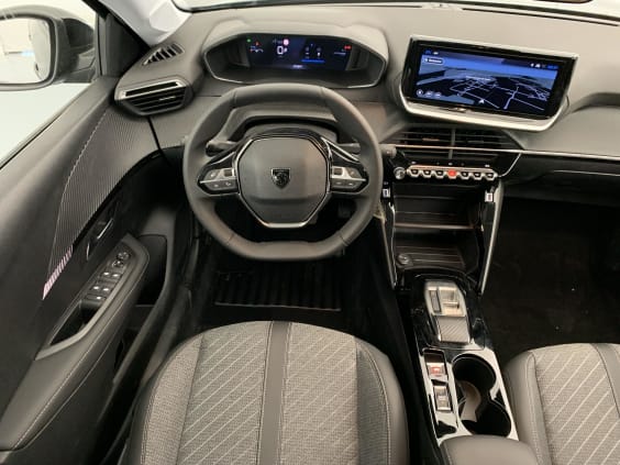 Peugeot 208 Hybrid 110 ch e-DCS6 Allure Noir Perla Nera