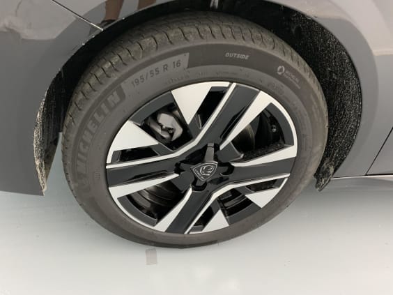 Peugeot 208 Hybrid 110 ch e-DCS6 Allure Noir Perla Nera