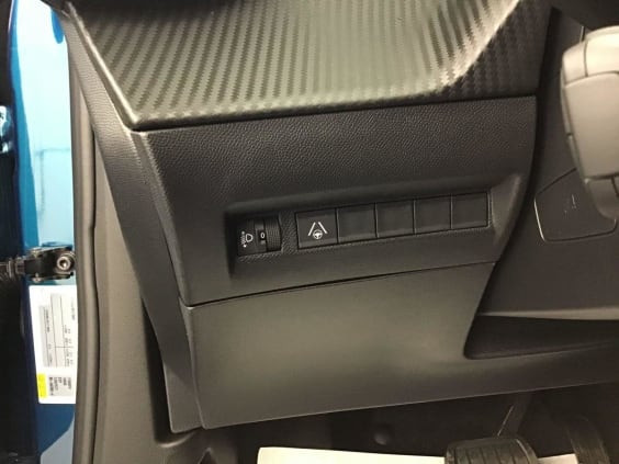 Peugeot 2008 HYBRID 145 Allure 1.2 HYBRID 136 Bleu Obsession