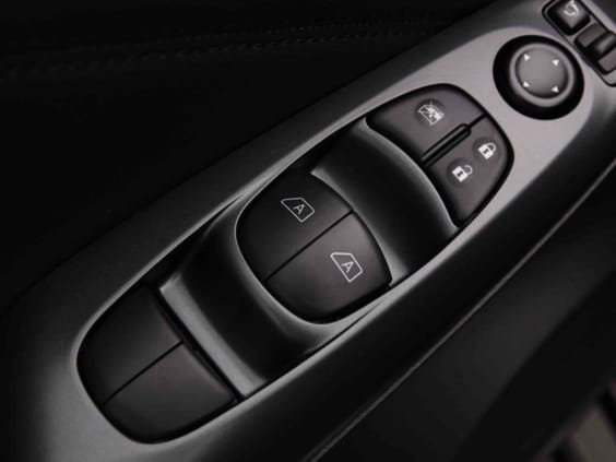 Nissan JUKE 1.0 DIG-T 114 DCT N-Connecta Noir