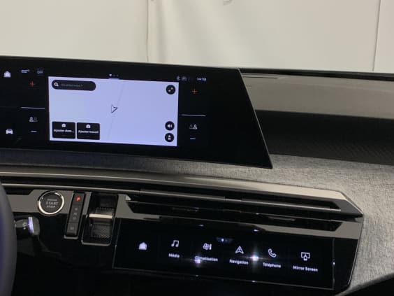 Peugeot 5008 HYBRID 145 CH E-DCS6 ALLURE Blanc Okenite