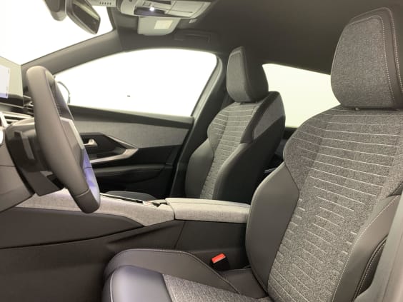 Peugeot 5008 HYBRID 145 CH E-DCS6 ALLURE Blanc Okenite