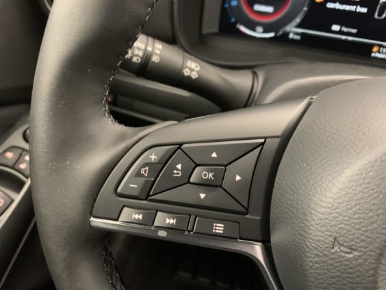 Nissan JUKE HYBRID 143 N-CONNECTA Rouge Fuji