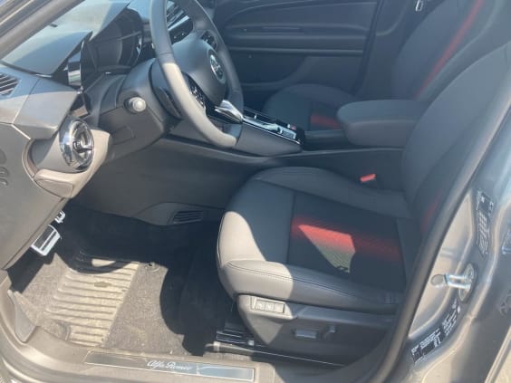 Alfa Romeo Junior 1.2 ibrida 145 speciale e-dct6 Gris T/Noir