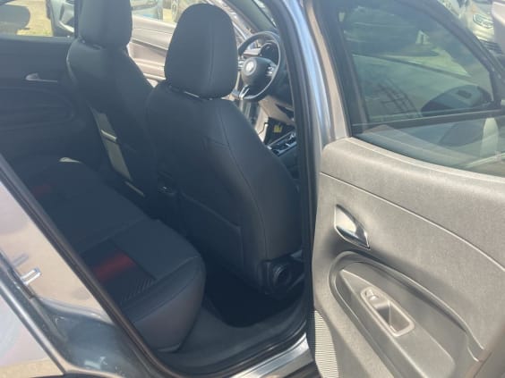 Alfa Romeo Junior 1.2 ibrida 145 speciale e-dct6 Gris T/Noir