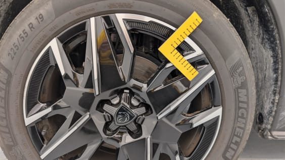 Peugeot 3008 Hybrid 145 e-DCS6 GT Gris Artense / Toit Noir