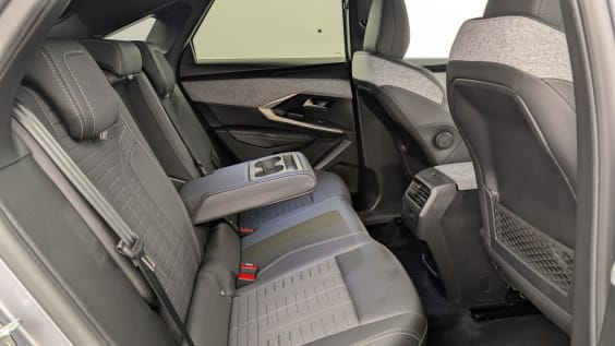 Peugeot 3008 Hybrid 145 e-DCS6 GT Gris Artense / Toit Noir
