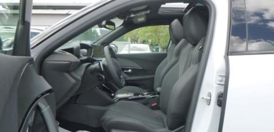 Peugeot 2008 Hybrid 145 e-DCS6 GT Blanc Okénite