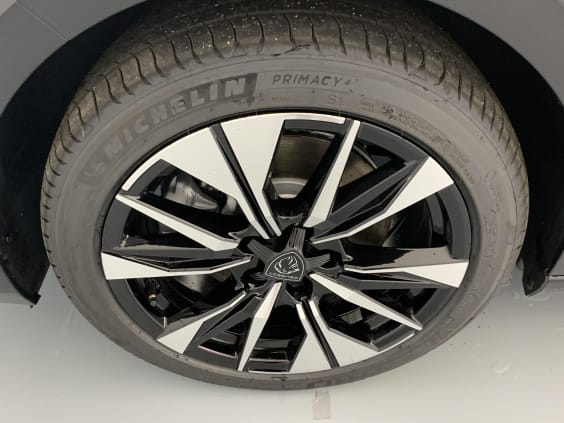 Peugeot 308 NOUVELLE BLUEHDI 130CH S&S EAT8 ALLURE Noir Perla Nera