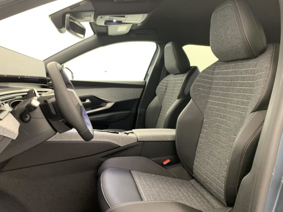 Peugeot 5008 HYBRID 145 CH E-DCS6 ALLURE Bleu Ingaro