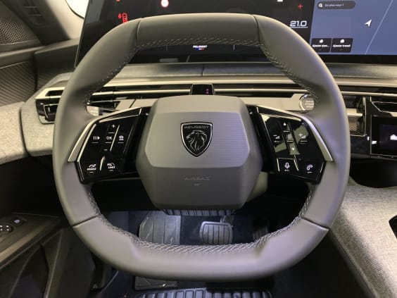 Peugeot 5008 HYBRID 145 CH E-DCS6 ALLURE Bleu Ingaro