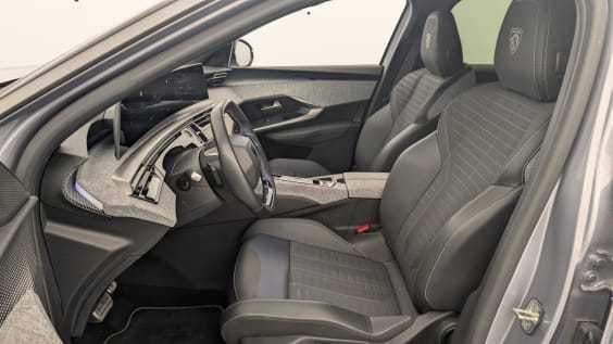 Peugeot 3008 Hybrid 145 e-DCS6 GT Gris Artense / Toit Noir