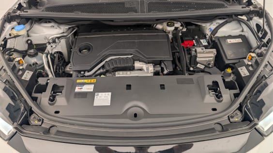 Peugeot 5008 HYBRID 145 CH E-DCS6 ALLURE Blanc Okenite