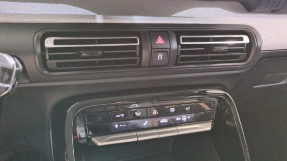Citroën C3 Aircross Nouveau C3 Aircross Hybride 145 ch Aut Plus Rouge Elixir / Toit Noir