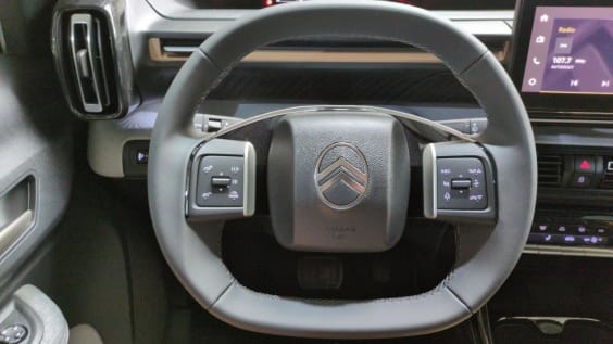 Citroën C3 Aircross Nouveau C3 Aircross Hybride 145 ch Aut Plus Rouge Elixir / Toit Noir