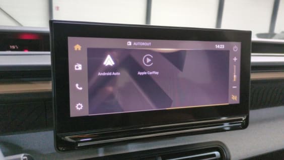 Citroën C3 Aircross Nouveau C3 Aircross Hybride 145 ch Aut Plus Rouge Elixir / Toit Noir
