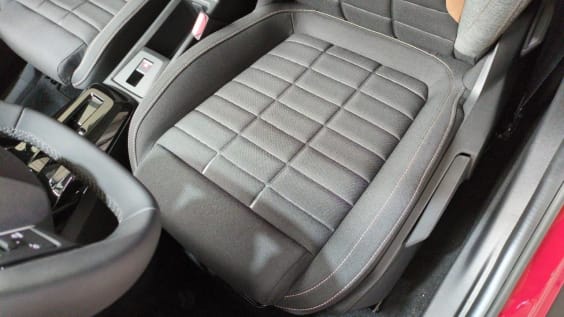 Citroën C3 Aircross Nouveau C3 Aircross Hybride 145 ch Aut Plus Rouge Elixir / Toit Noir