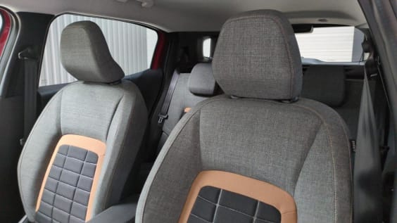 Citroën C3 Aircross Nouveau C3 Aircross Hybride 145 ch Aut Plus Rouge Elixir / Toit Noir