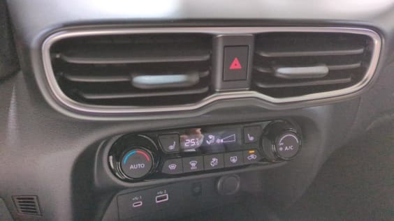 Nissan JUKE Juke HYBRID 143 N-Connecta Bleu Magnetique / Toit Noir