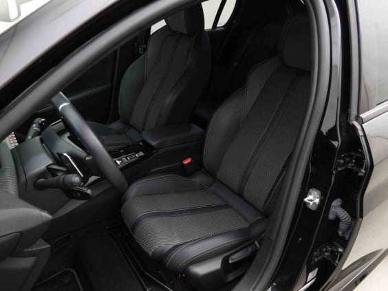 Peugeot 208 Hybrid 136 e-DCS6 GT Noir