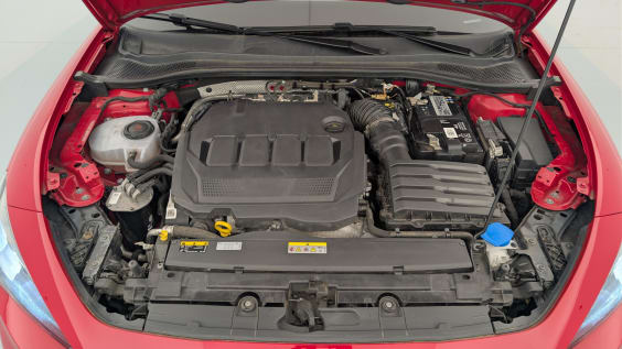 Seat Leon 2.0 TDI 150 DSG7 STYLE Rouge Passion