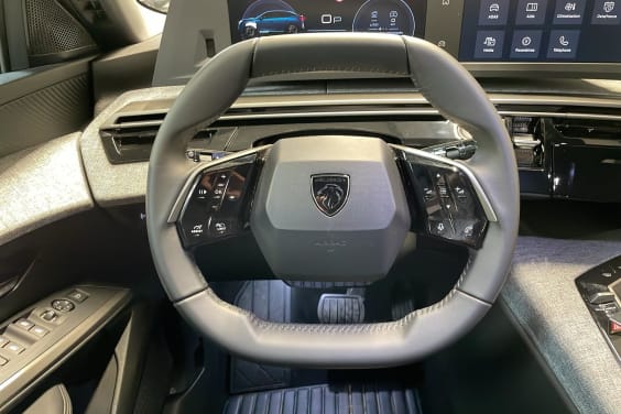 Peugeot 3008 Hybrid 145 e-DCS6 Allure Gris Titane