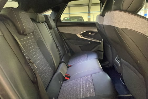 Peugeot 3008 Hybrid 145 e-DCS6 Allure Gris Titane