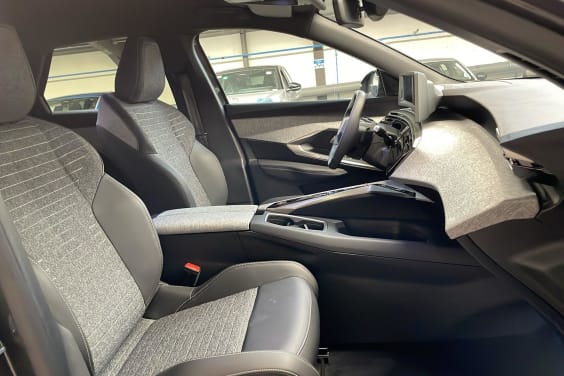 Peugeot 3008 Hybrid 145 e-DCS6 Allure Gris Titane