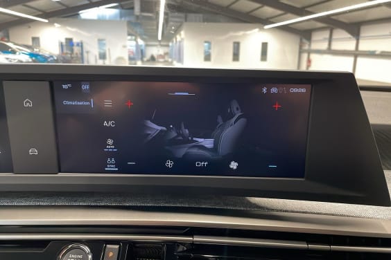 Peugeot 3008 Hybrid 145 e-DCS6 Allure Gris Titane