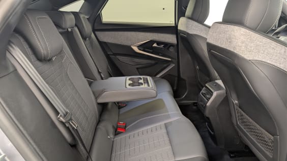 Peugeot 3008 Hybrid 145 e-DCS6 GT Gris Artense / Toit Noir
