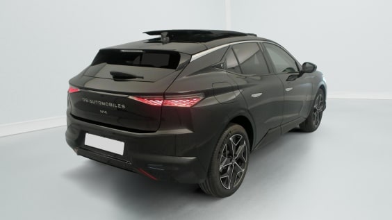 DS N°4 Hybride 145 e-DCT6 Etoile - Alcantara Noir Perla Nera