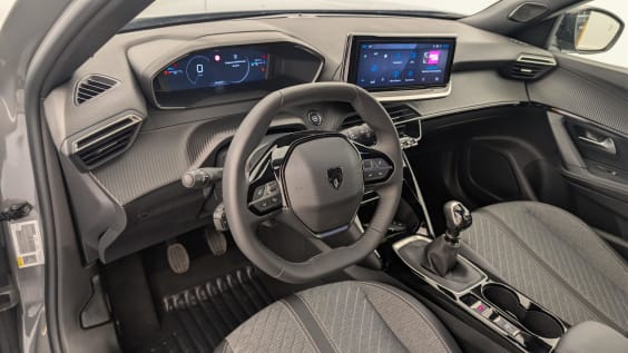 Peugeot 2008 100 S&S BVM6 Allure Gris Selenium