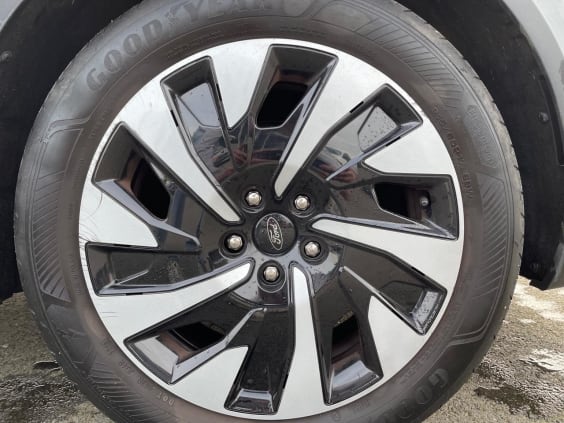 Ford PUMA 1.0 flexifuel 125 mhev titanium Blanc Glacier