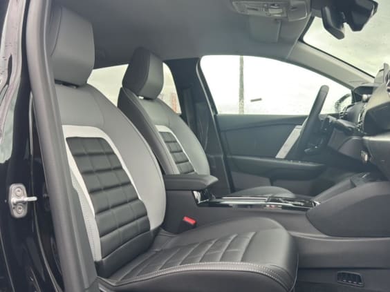 Citroën C4 1.2 hybride 145 max automatique Noir
