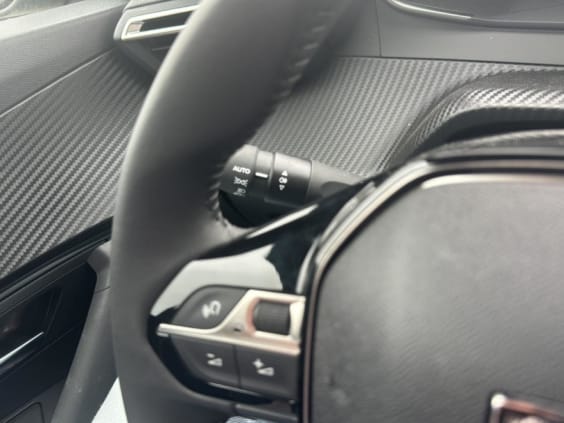 Peugeot 2008 1.2 100 allure Gris Sellenium