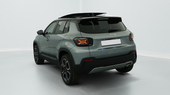 Jeep Avenger 1.2 Turbo T3 110 ch e-Hybrid BVR6 Summit Granite / Toit Volcano