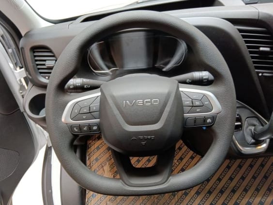 Iveco Daily 35S16 2.3 V12 HI-MATIC 156CV Blanc